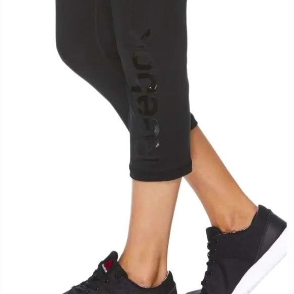 NWT Reebok Skinny Team High-rise Capri Black Logo Detail Size XS REW191LE16011 - Picture 2 of 16